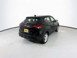 Image of 2025 Nissan Kicks Play