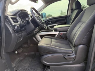 2018 Nissan Titan thumbnail – Hialeah, FL – 12