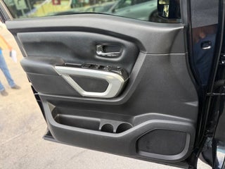 2018 Nissan Titan thumbnail – Hialeah, FL – 10