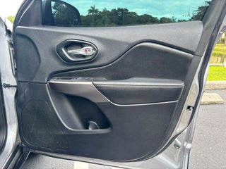 2019 Jeep Cherokee thumbnail – Pompano Beach, FL – 16