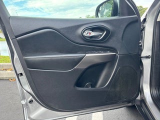 2019 Jeep Cherokee thumbnail – Pompano Beach, FL – 20