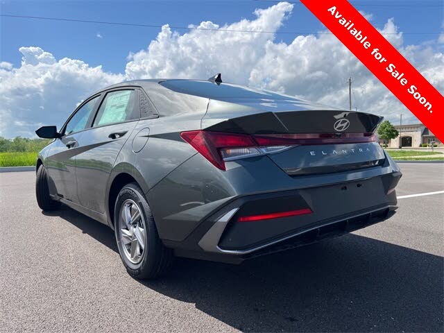Image of 2025 Hyundai Elantra