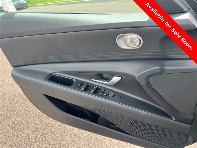 Image of 2025 Hyundai Elantra