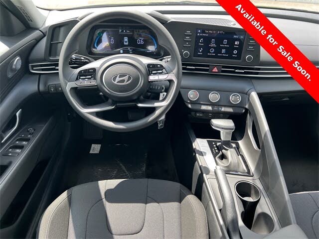 Image of 2025 Hyundai Elantra
