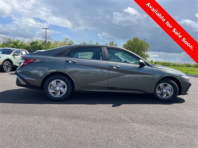 Image of 2025 Hyundai Elantra
