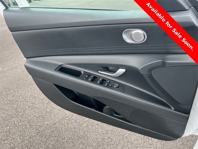 Image of 2025 Hyundai Elantra