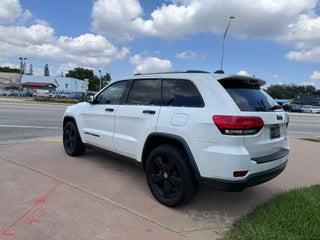2015 Jeep Grand Cherokee thumbnail – Hollywood, FL – 4