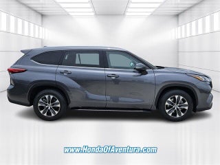 2020 Toyota Highlander thumbnail – North Miami Beach, FL – 2