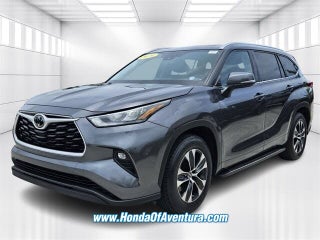 2020 Toyota Highlander thumbnail – North Miami Beach, FL – 4