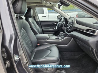 2020 Toyota Highlander thumbnail – North Miami Beach, FL – 15
