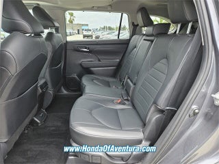 2020 Toyota Highlander thumbnail – North Miami Beach, FL – 8
