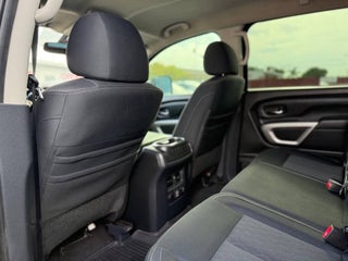 2018 Nissan Titan thumbnail – Hialeah, FL – 14