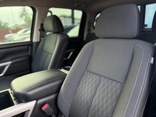 2018 Nissan Titan thumbnail – Hialeah, FL – 13