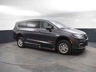2023 Chrysler Pacifica thumbnail – Miami, FL – 7