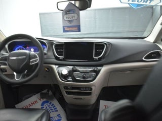 2023 Chrysler Pacifica thumbnail – Miami, FL – 3