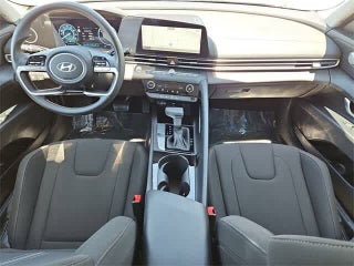 Hyundai ELANTRA Hybrid