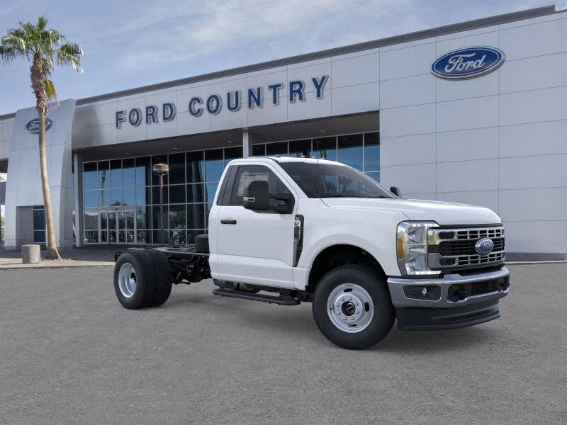 Ford F-350 Super Duty Chassis