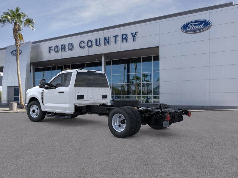 Ford F-350 Super Duty Chassis