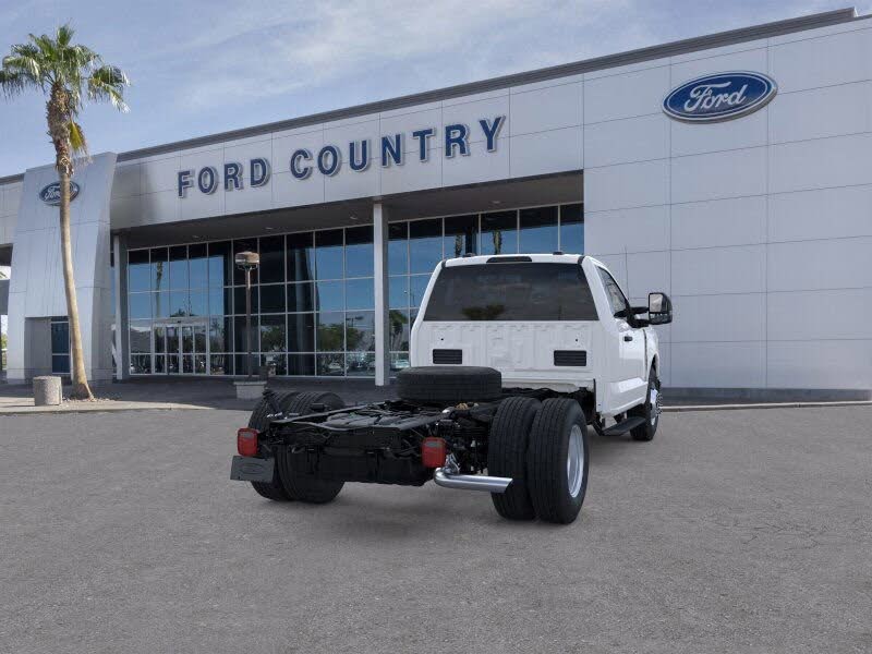 Ford F-350 Super Duty Chassis