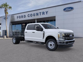 Ford F-350 Super Duty Chassis