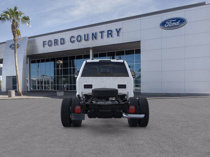 Ford F-350 Super Duty Chassis