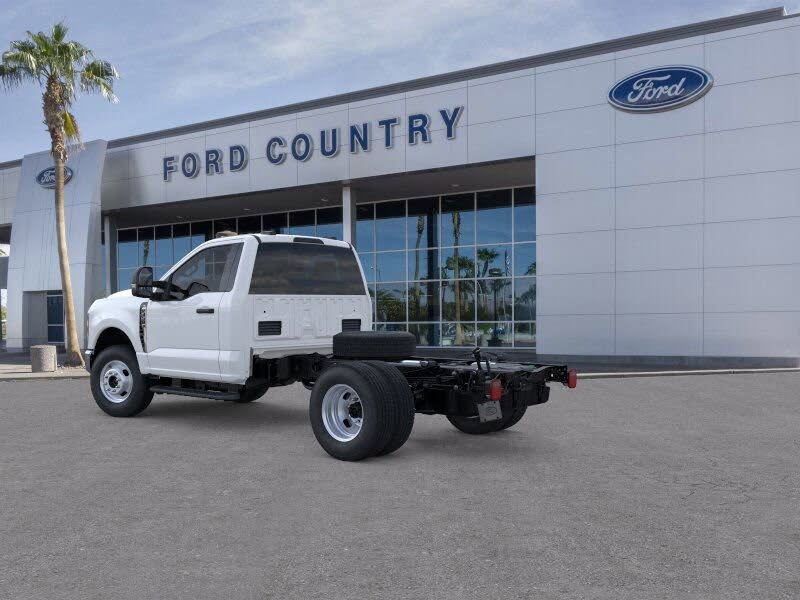 Ford F-350 Super Duty Chassis