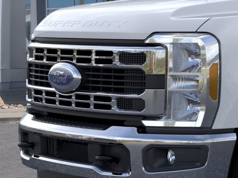 Ford F-350 Super Duty Chassis