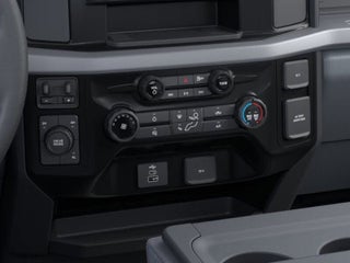 Ford F-350 Super Duty Chassis