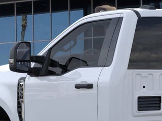 Ford F-350 Super Duty Chassis