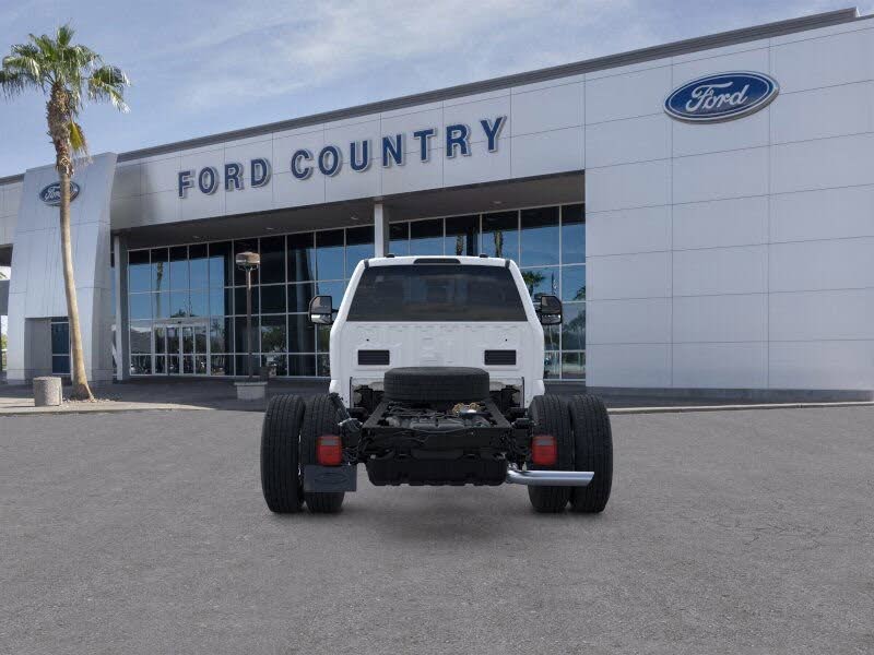 Ford F-350 Super Duty Chassis