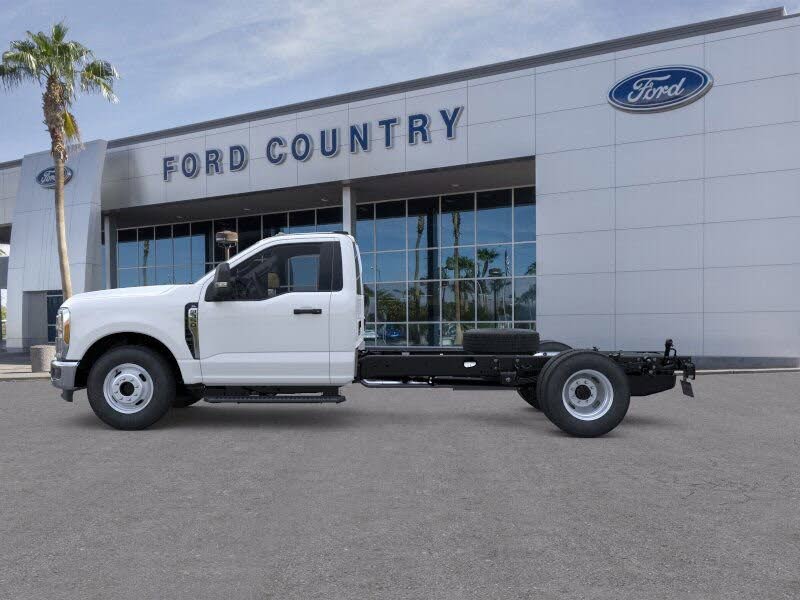 Ford F-350 Super Duty Chassis