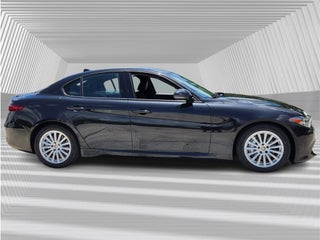 2022 Alfa Romeo Giulia thumbnail – Fort Lauderdale, FL – 8