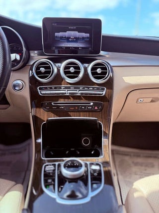 2019 Mercedes-Benz GLC thumbnail – Miami, FL – 28