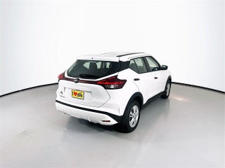 Image of 2025 Nissan Kicks Play