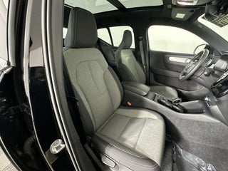 2025 Volvo XC40 thumbnail – Palmetto Bay, FL – 31