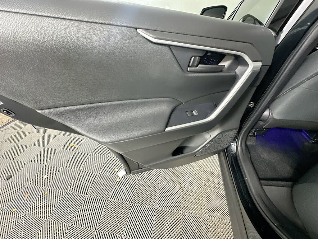 2021 Toyota RAV4 LE
                                    for sale in Miami, FL – photo 22