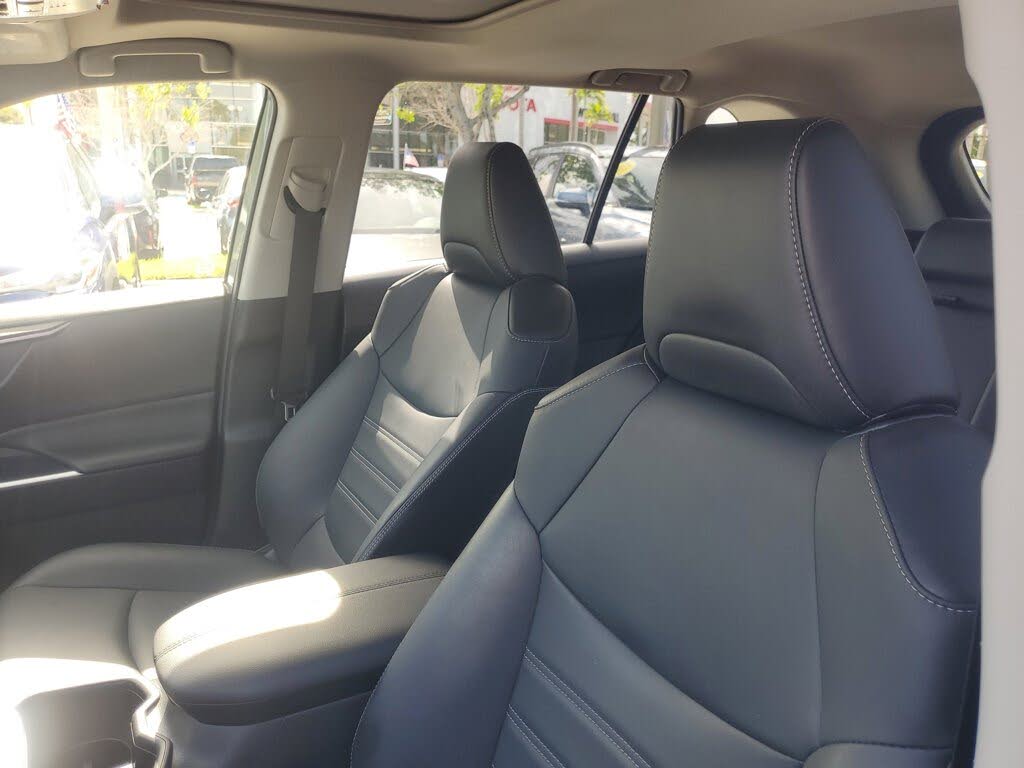 2022 Toyota RAV4 XLE Premium
                                    for sale in Miami, FL – photo 21