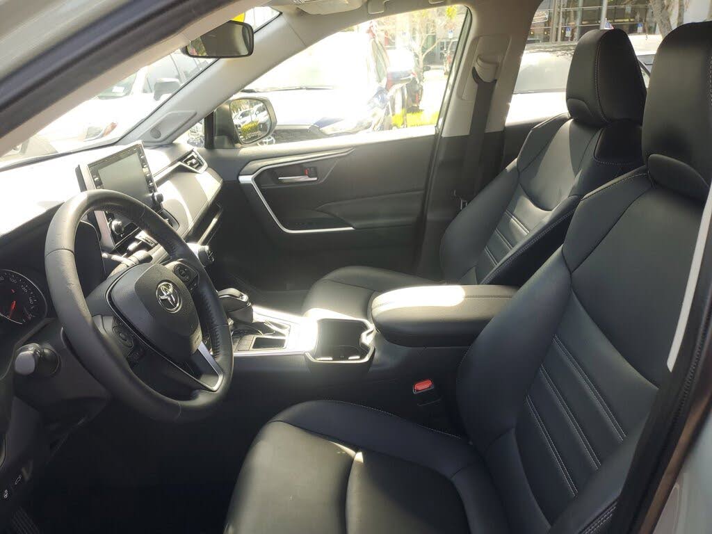 2022 Toyota RAV4 XLE Premium
                                    for sale in Miami, FL – photo 19