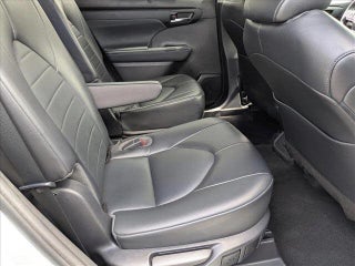 2022 Toyota Highlander thumbnail – Hialeah, FL – 19