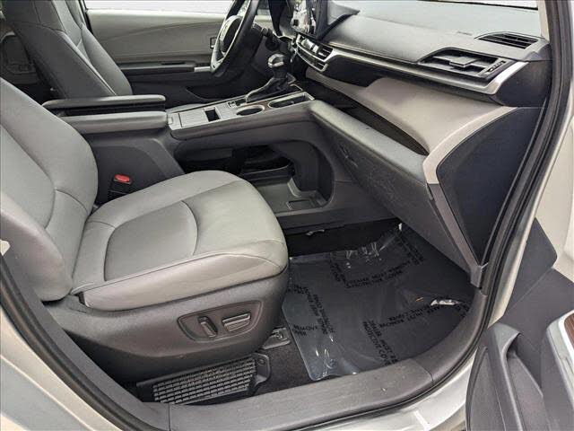 2023 Toyota Sienna XLE 7-Passenger
                                    for sale in Davie, FL – photo 19