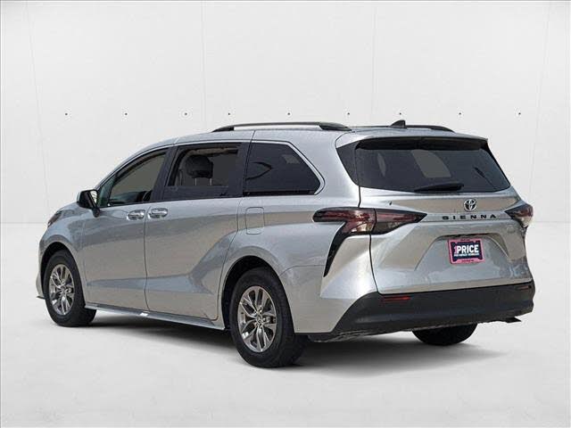 2023 Toyota Sienna XLE 7-Passenger
                                    for sale in Davie, FL – photo 8