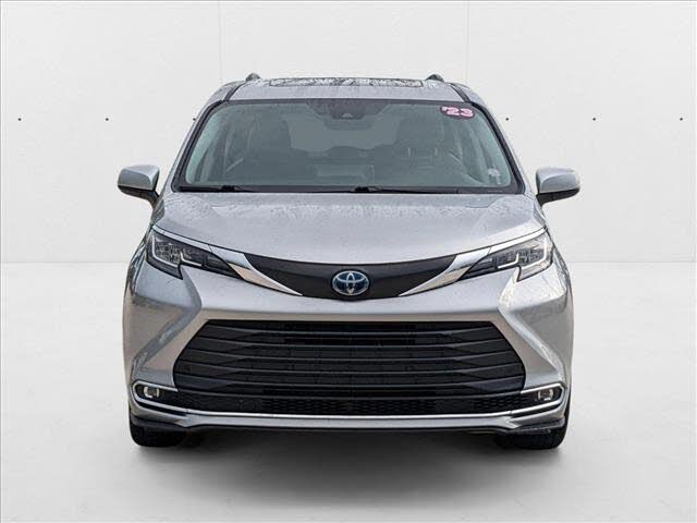 2023 Toyota Sienna XLE 7-Passenger
                                    for sale in Davie, FL – photo 2