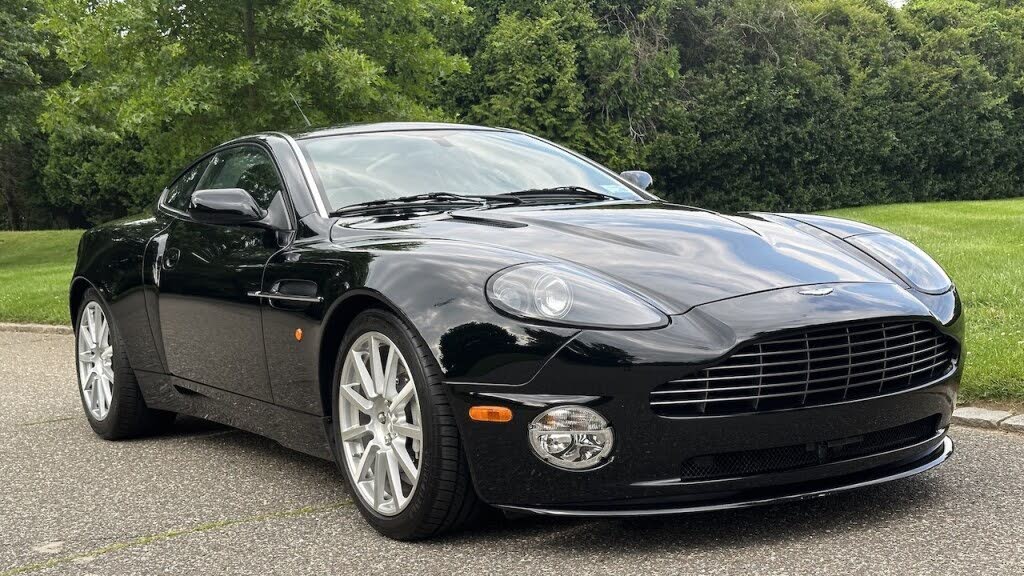 Aston Martin V12 Vanquish
