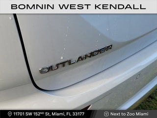 2024 Mitsubishi Outlander thumbnail – Miami, FL – 5