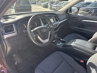 2019 Toyota Highlander thumbnail – Palmetto Bay, FL – 26