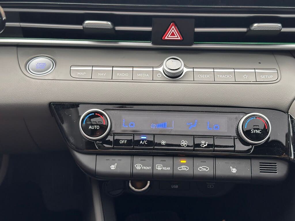 Image of 2024 Hyundai Elantra