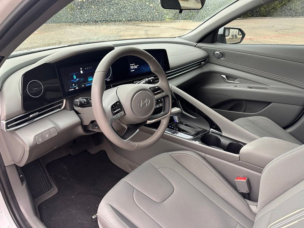Image of 2024 Hyundai Elantra