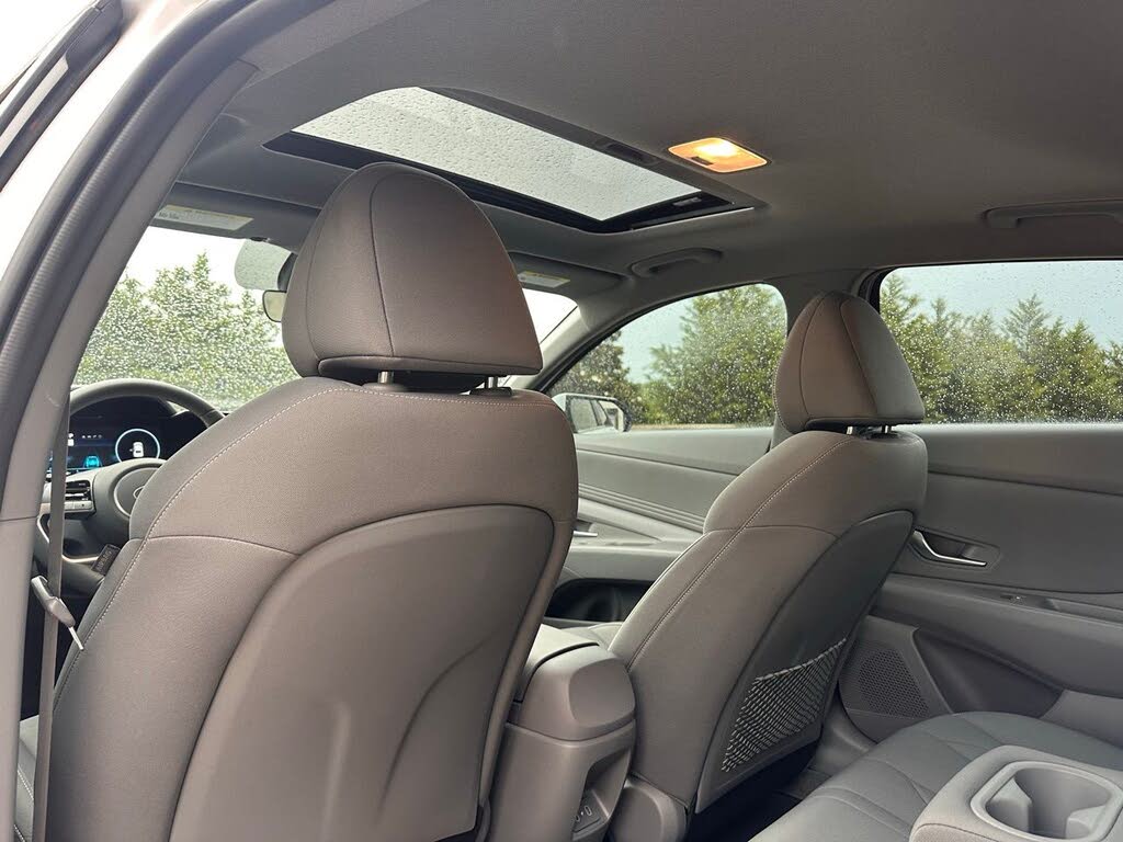 Image of 2024 Hyundai Elantra