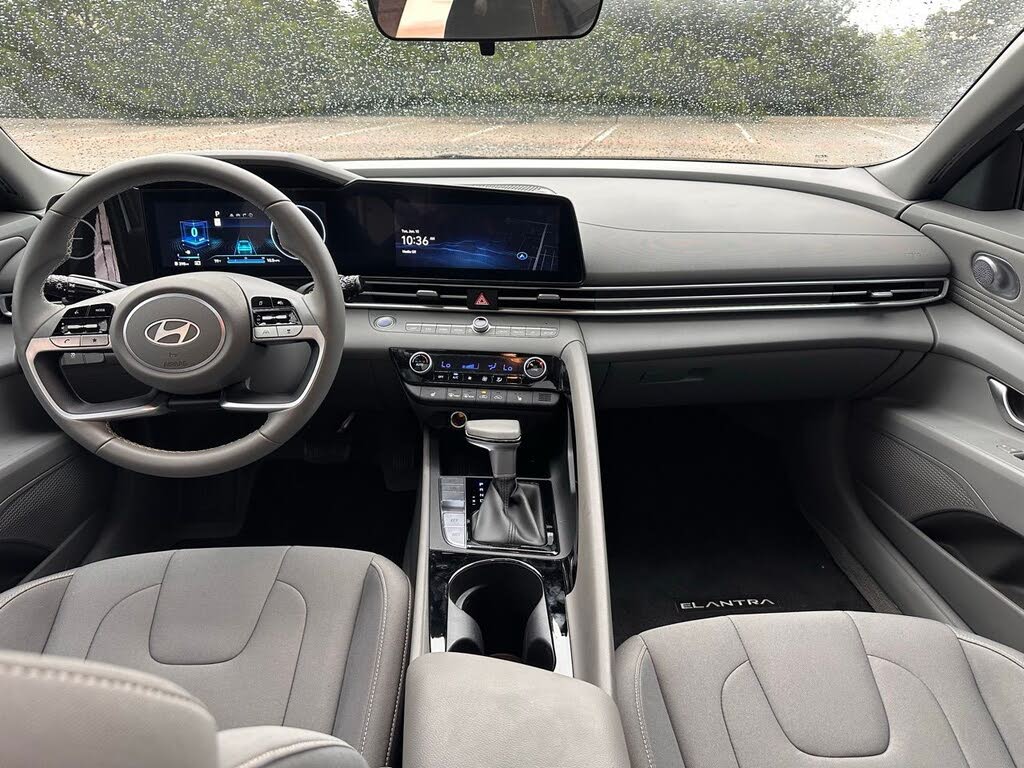 Image of 2024 Hyundai Elantra
