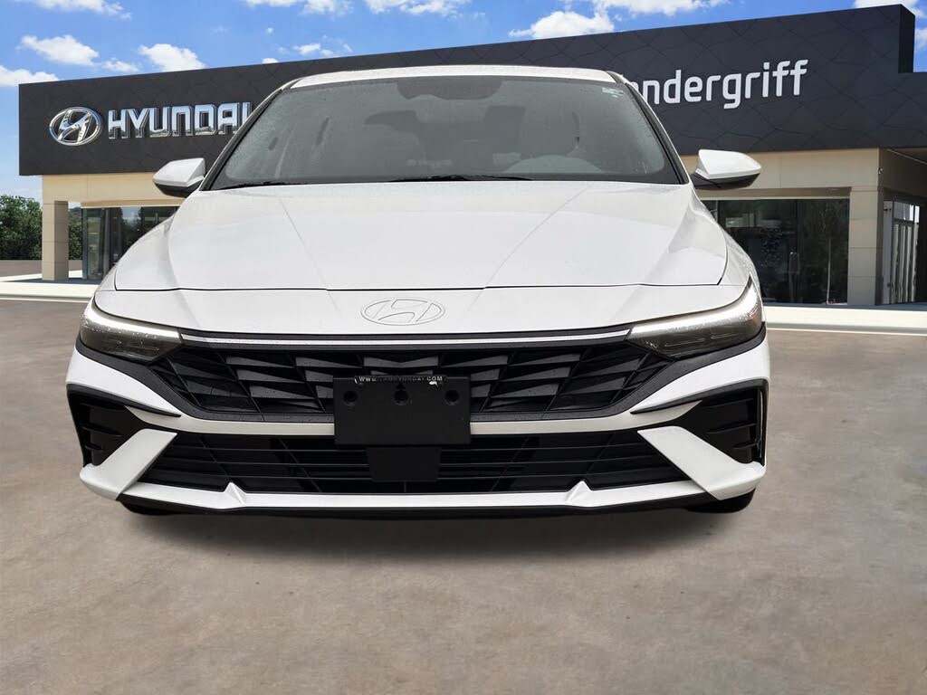 Image of 2024 Hyundai Elantra